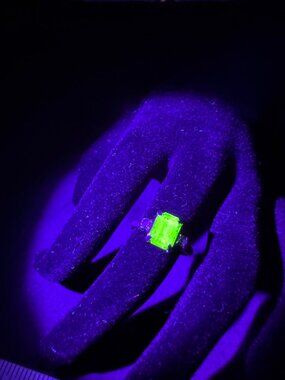 Vintage Gold Tone Green UV /Black Light Reactive Rectangular Stone Ring Size 5 A